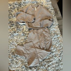 NWT Aritzia Top + Pant Set